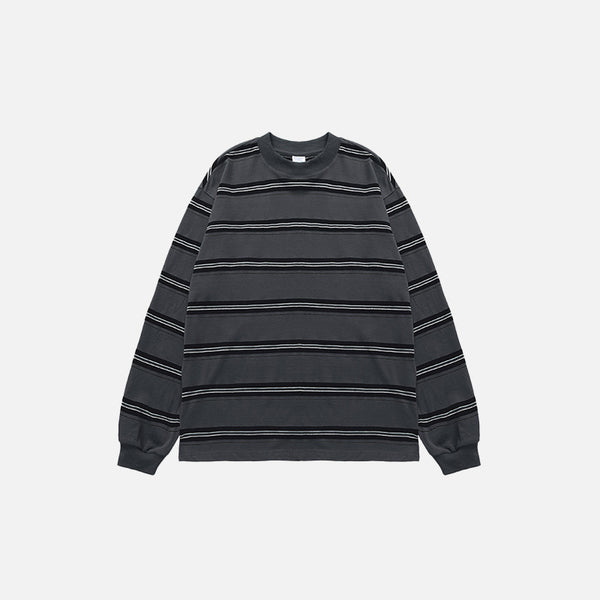 Front view of the dark gray Vintage Striped Loose Long-sleeved T-shirt in a gray background 