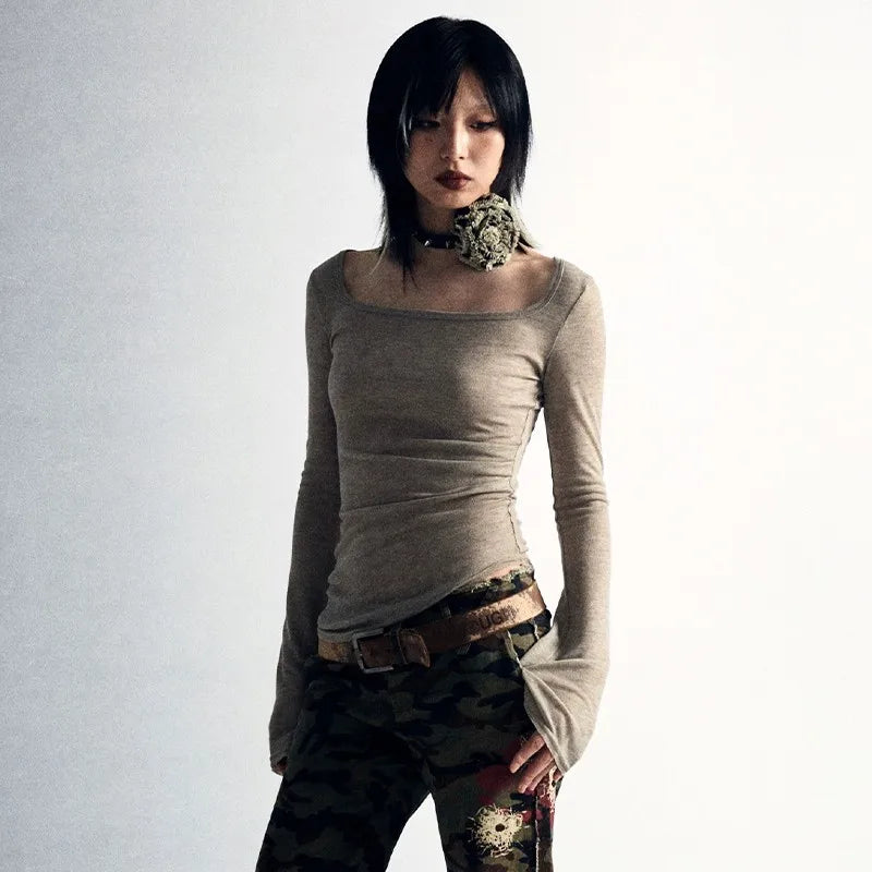 Model wearing the gray Cityscape Chic T-Shirt