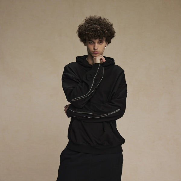 Ausgefranstes Woll-Kapuzenpullover mit Reißverschluss