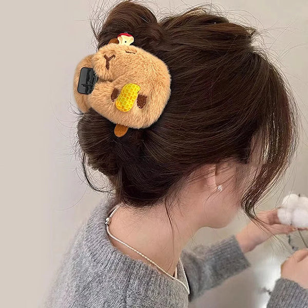 Adorables pinzas para el pelo de peluche de carpincho de dibujos animados