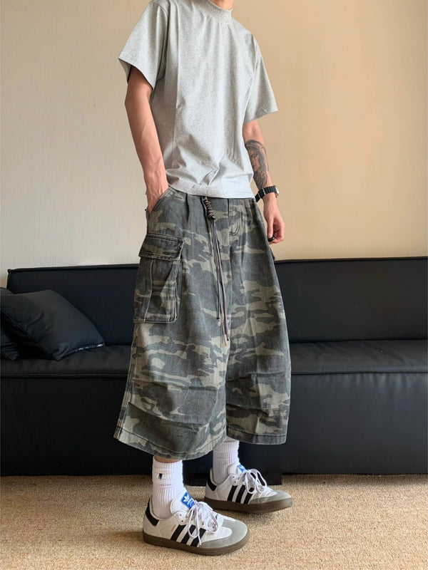 Vintage High Waist Baggy Camo Jorts
