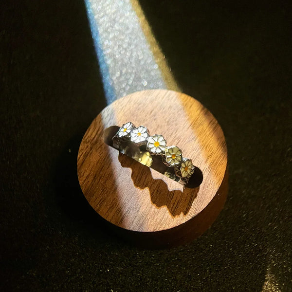 Adjustable Creative Daisy Flower Ring
