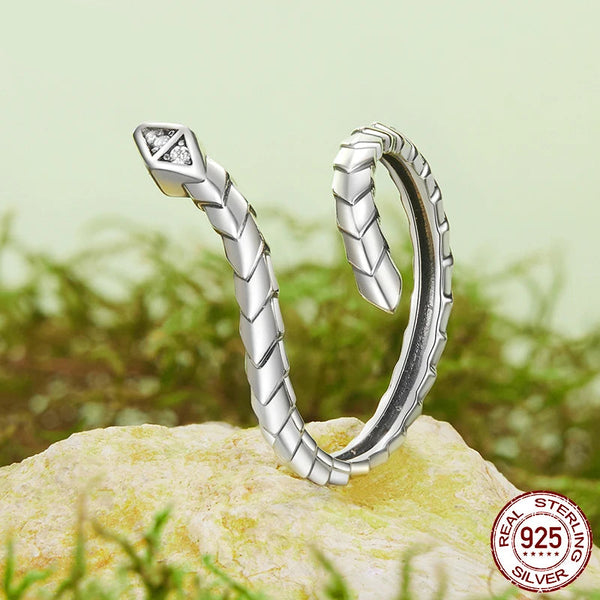 Anillo ajustable de plata de ley con circonita cúbica y serpiente