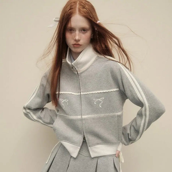 Sweatshirt mit Reißverschluss und Retro-Spitzenstickerei