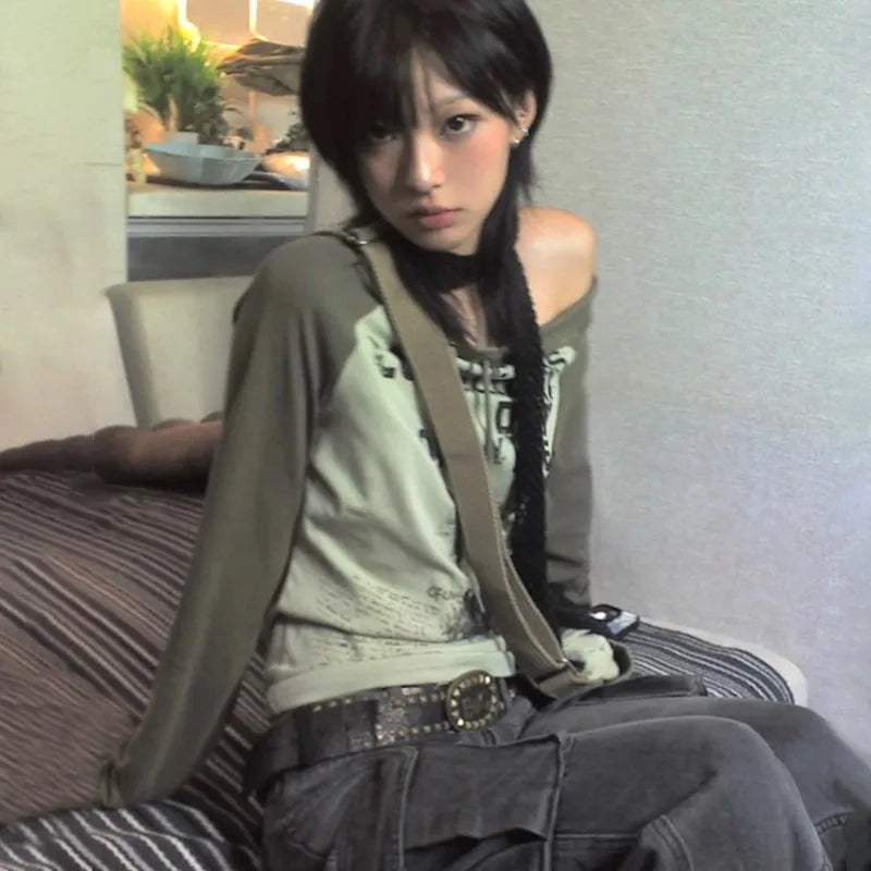 Model wearing the green Abstract Graphic Long-Sleeve T-shirt