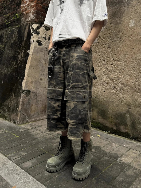 Camo Cargo Cropped Jorts